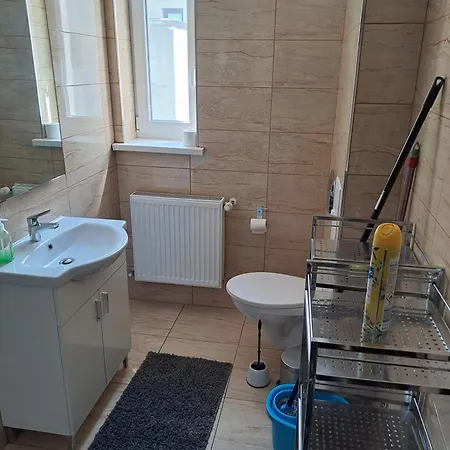 Apartament Voll Ausgestattete Monteur- Direkt An Der Raffinerie In Einer Mit Kleinem Balkon Leuna