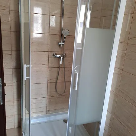 Voll Ausgestattete Monteur- Direkt An Der Raffinerie In Einer Mit Kleinem Balkon Apartament
