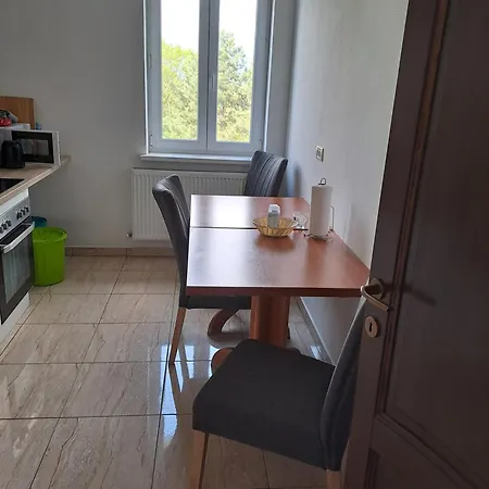 Apartament Voll Ausgestattete Monteur- Direkt An Der Raffinerie In Einer Mit Kleinem Balkon *
