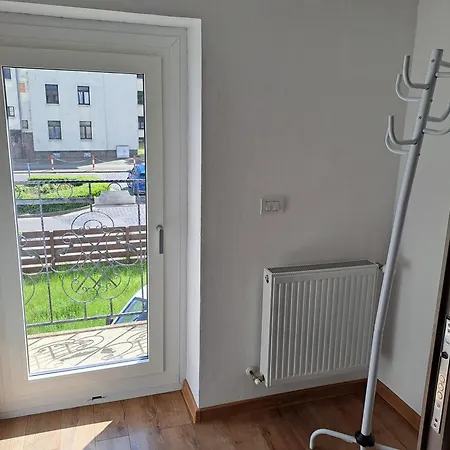 Voll Ausgestattete Monteur- Direkt An Der Raffinerie In Einer Mit Kleinem Balkon * Leuna